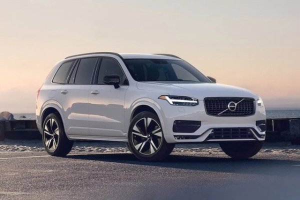 Това не е най-скъпият SUV, който може да се купи, но е един от най-добрите луксозни SUV. Има причина Джереми Кларксън да притежава четири, въпреки че този на Ди Каприо е хибрид. Текущата версия е с мощност 455 к.с. и достига 100 км/ч за 4,5 секунди.